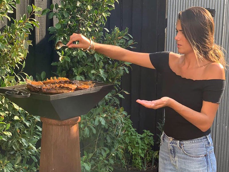 Cooking with the BBQ & Pizza Oven Attachment for a Chiminea